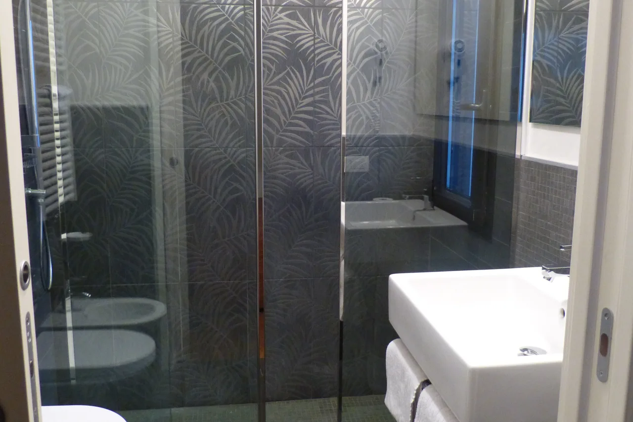 Hotel Joli — ภาพห้องพักและบรรยากาศ