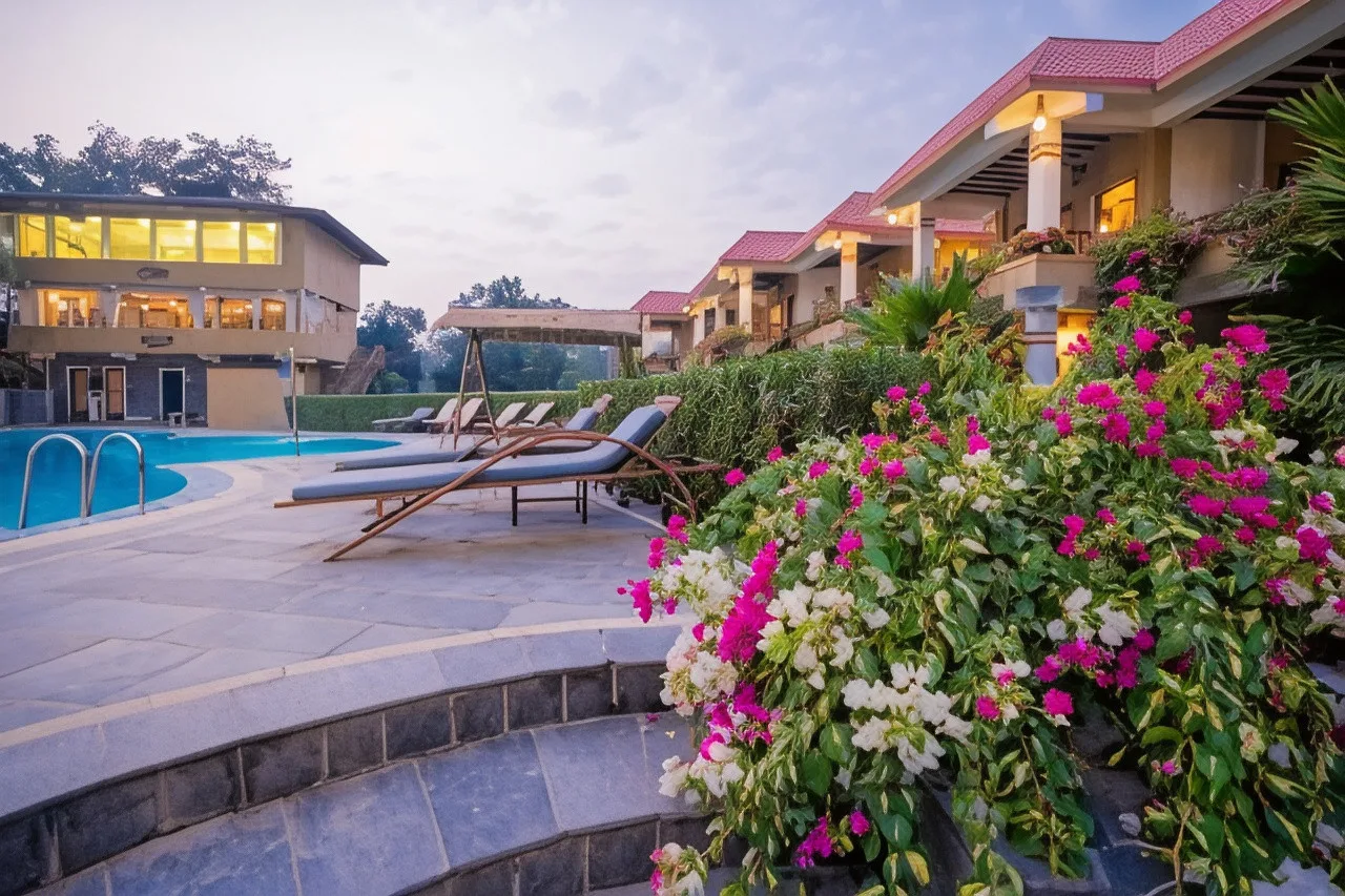Hotel Jungle Crown — ภาพห้องพักและบรรยากาศ