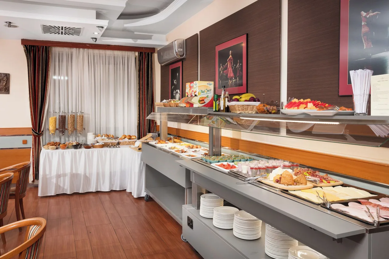 Hotel Kálvária — ภาพห้องพักและบรรยากาศ