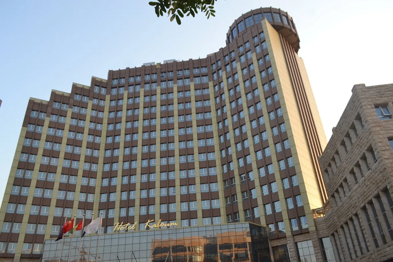 Hotel Kaloum — โรงแรมในคอนาครี