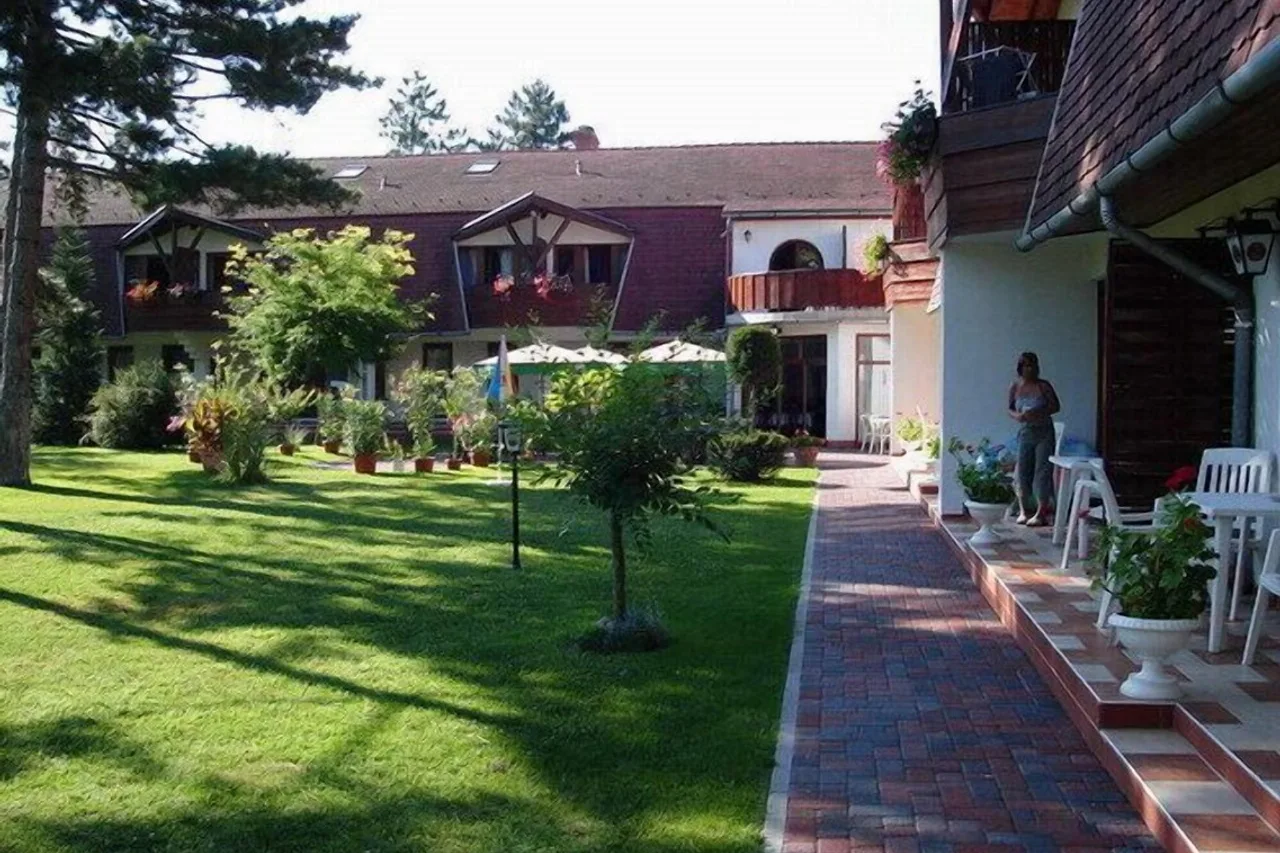 Hotel Kentaur — ภาพห้องพักและบรรยากาศ