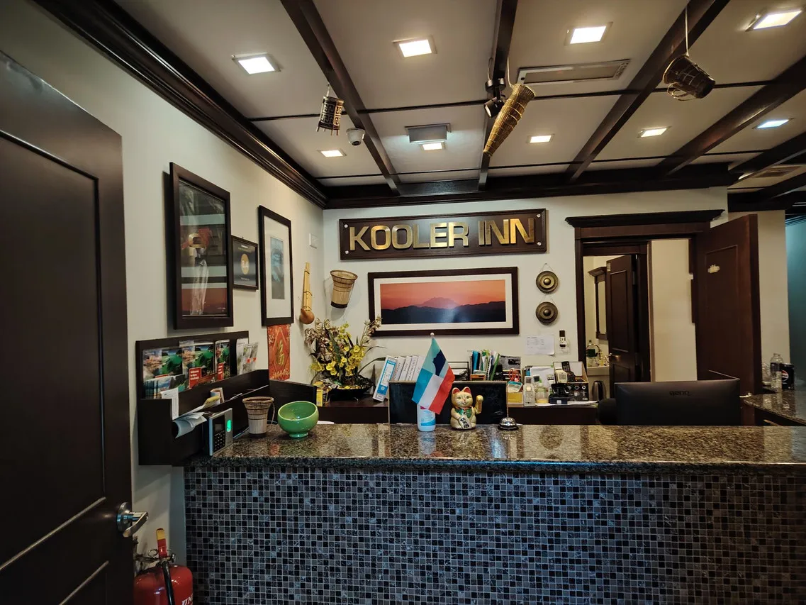 Hotel Kooler Inn — rooms and atmosphere