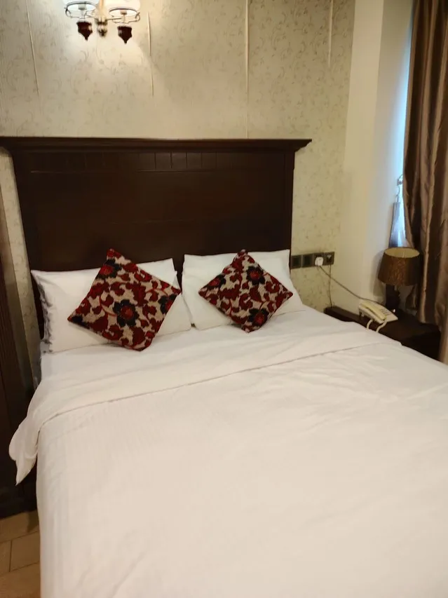 Hotel Kooler Inn — rooms and atmosphere