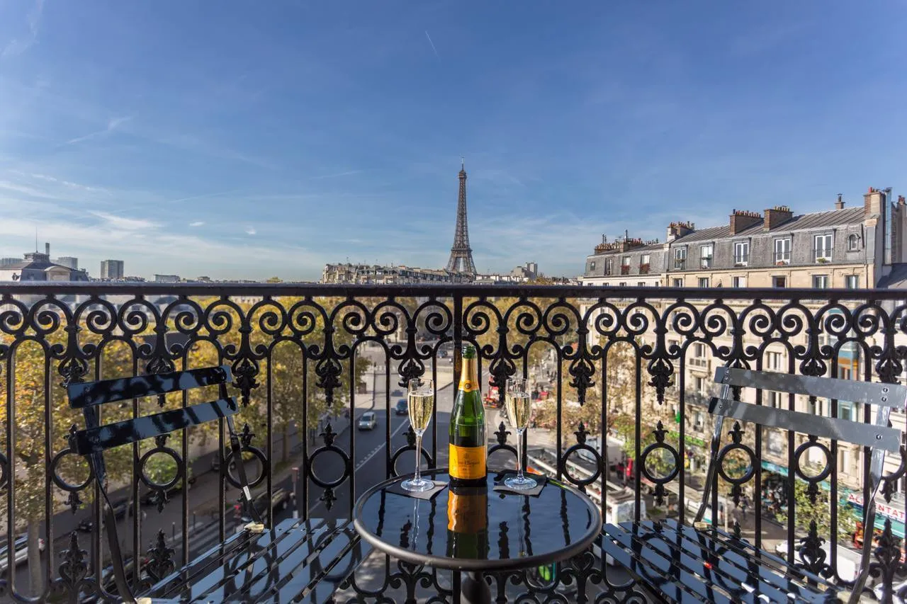 Hotel La Comtesse — rooms and atmosphere