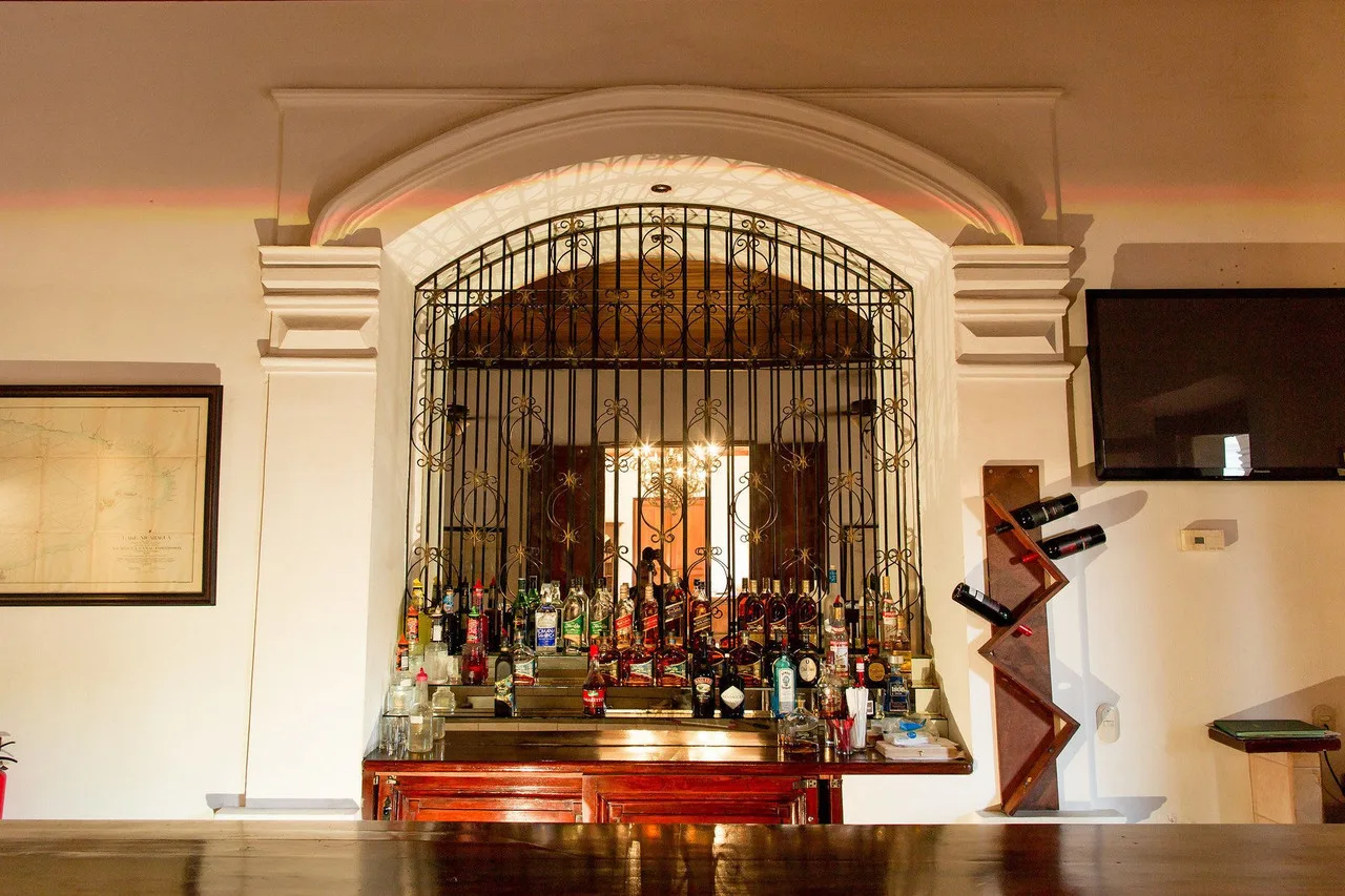 Hotel La Perla — ภาพห้องพักและบรรยากาศ