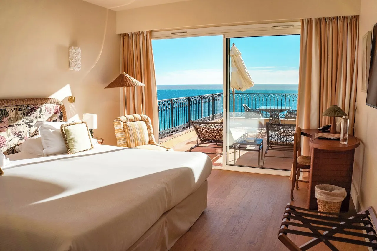 Hotel La Pérouse — rooms and atmosphere