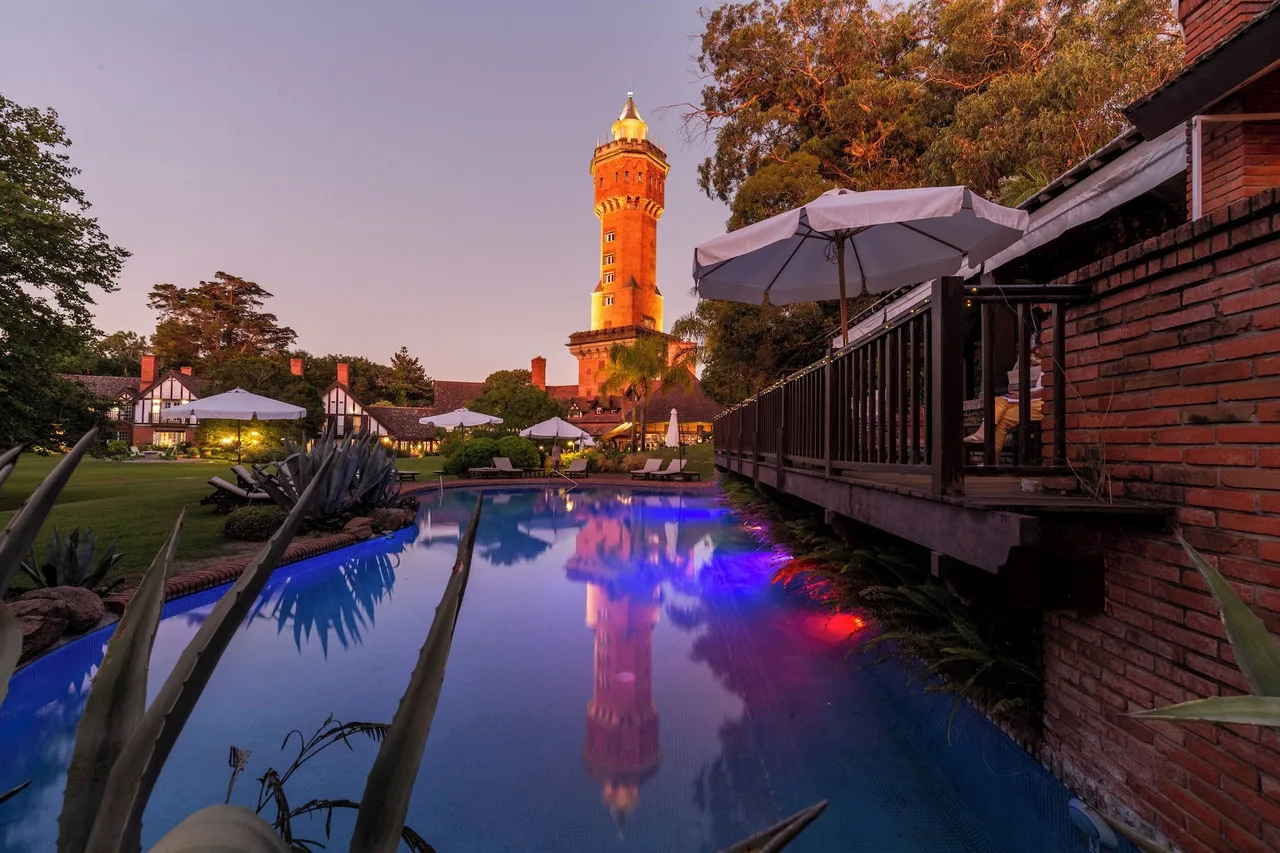 Hotel L'Auberge — ภาพห้องพักและบรรยากาศ