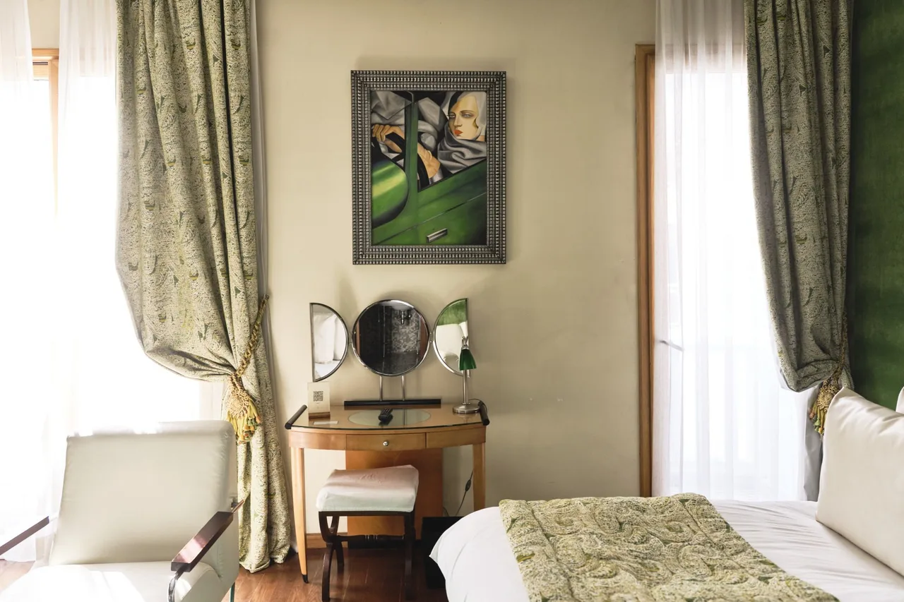 Hotel Le Doge - Relais &amp; Châteaux — rooms and atmosphere