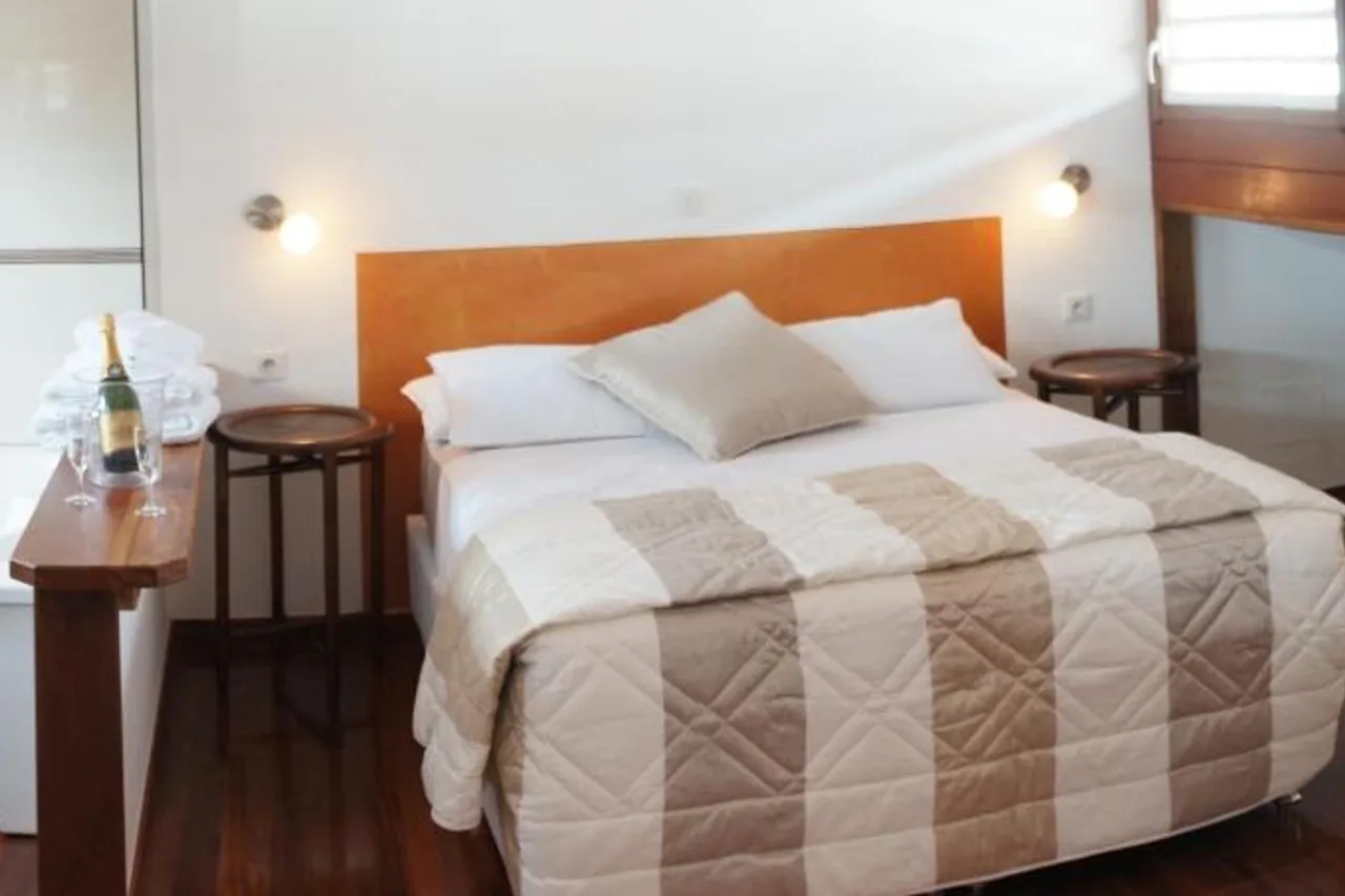 Hotel Le Dronmi — ภาพห้องพักและบรรยากาศ