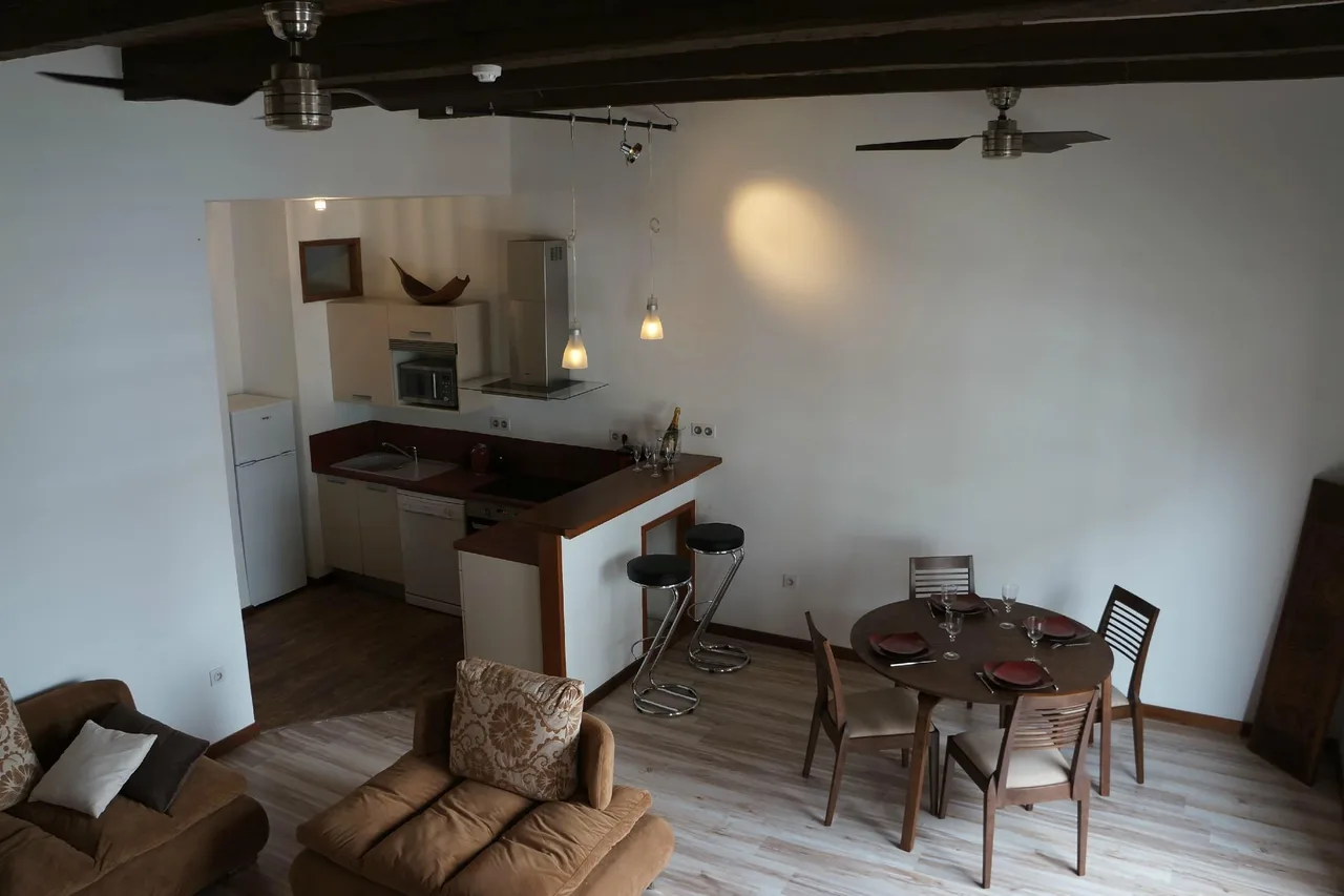 Hotel Le Dronmi — ภาพห้องพักและบรรยากาศ