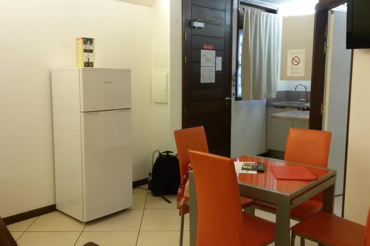 Hotel Le Dronmi — ภาพห้องพักและบรรยากาศ