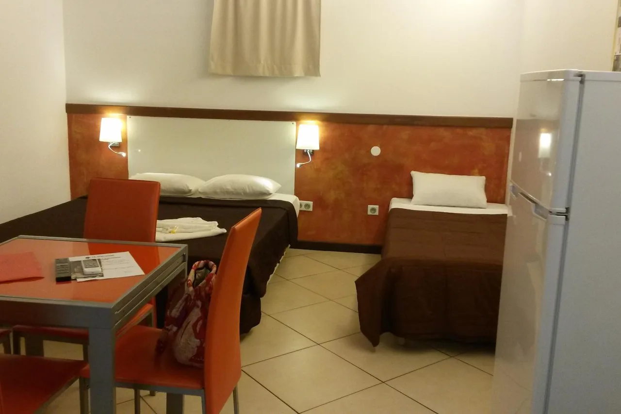 Hotel Le Dronmi — ภาพห้องพักและบรรยากาศ