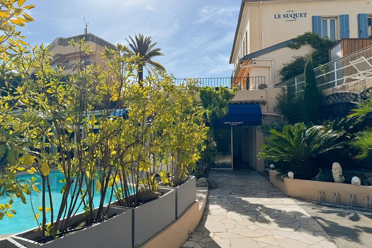 Hotel Le Suquet Cannes — ภาพห้องพักและบรรยากาศ
