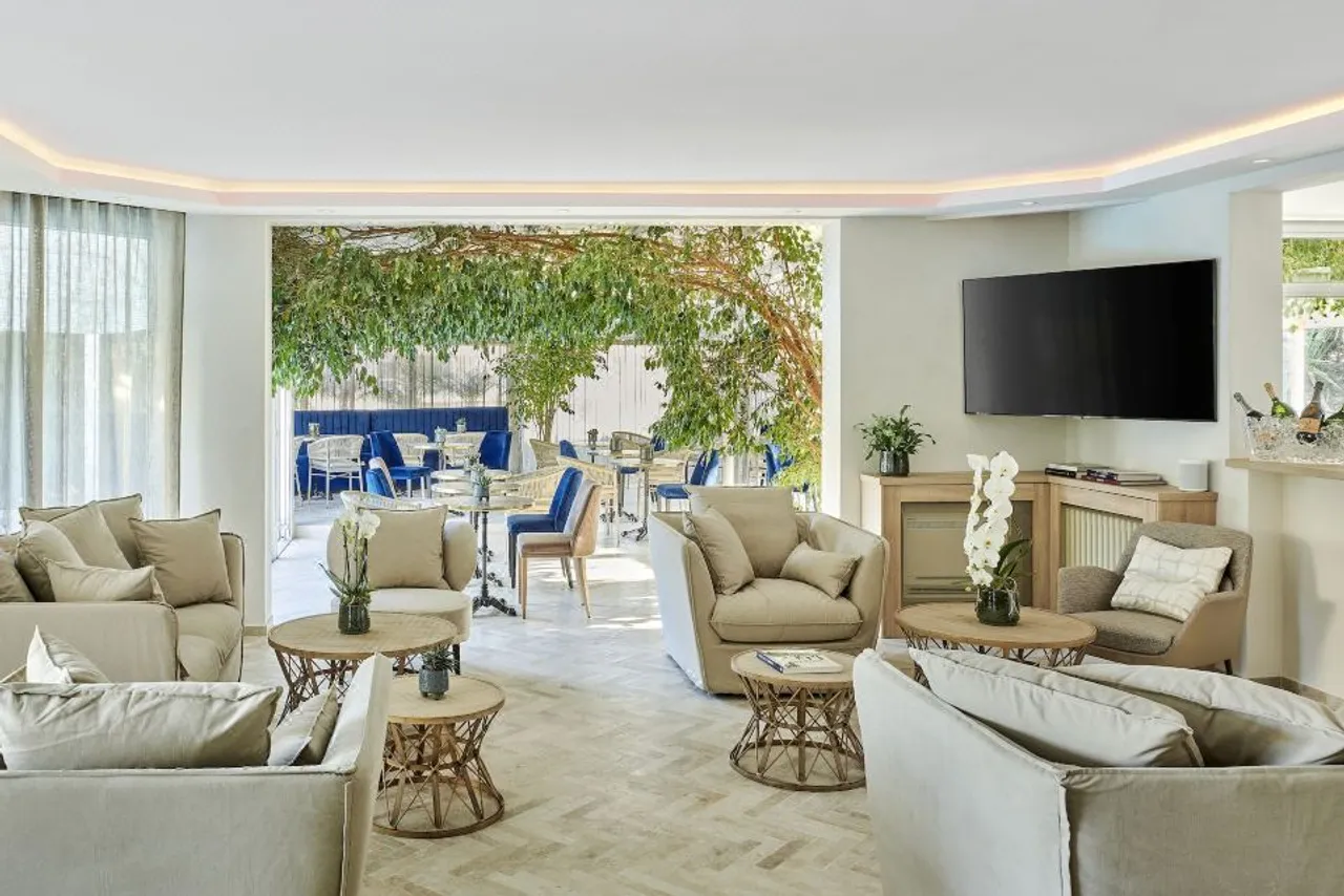 Hotel Le Suquet Cannes — ภาพห้องพักและบรรยากาศ