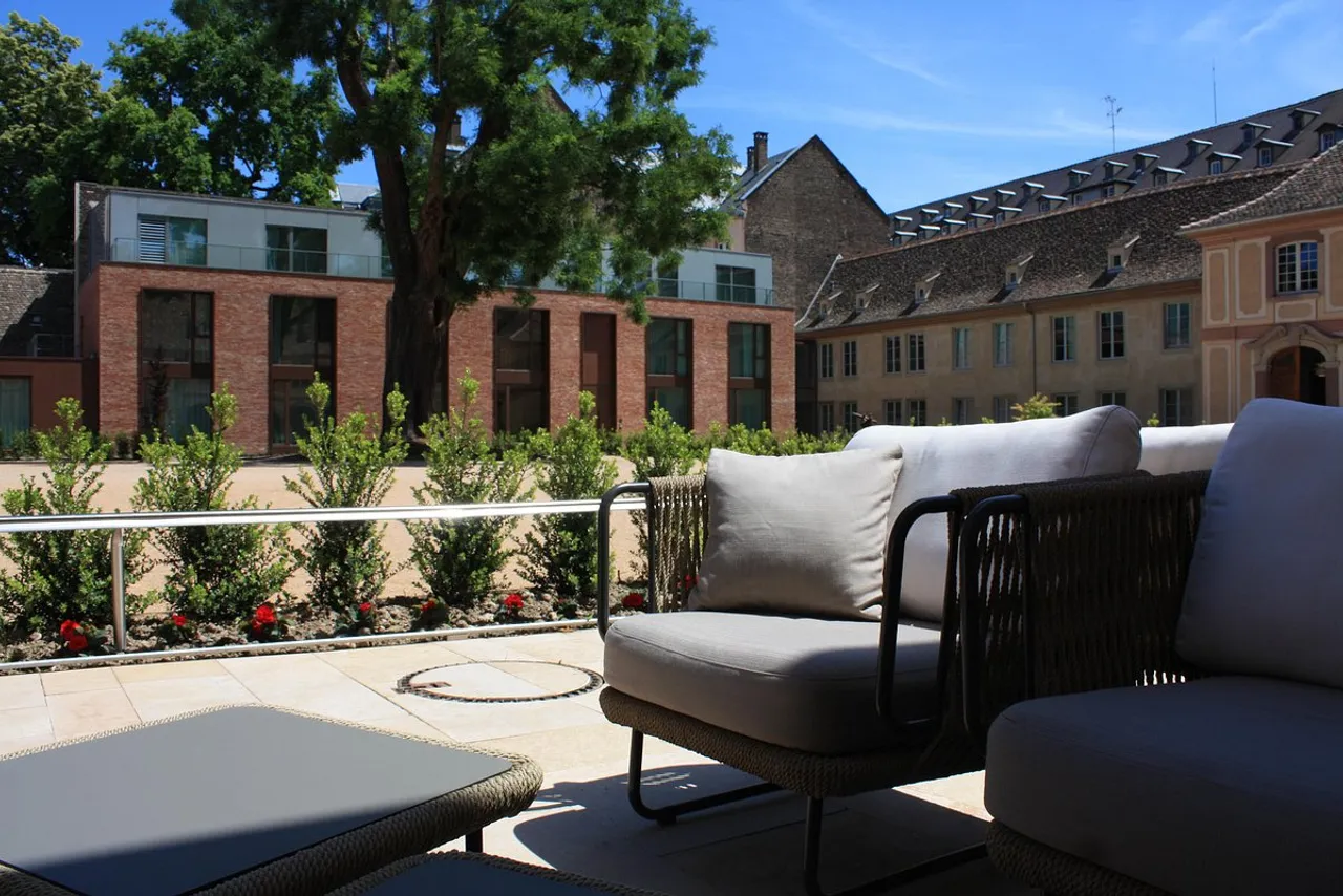 Hôtel Les Haras — ภาพห้องพักและบรรยากาศ