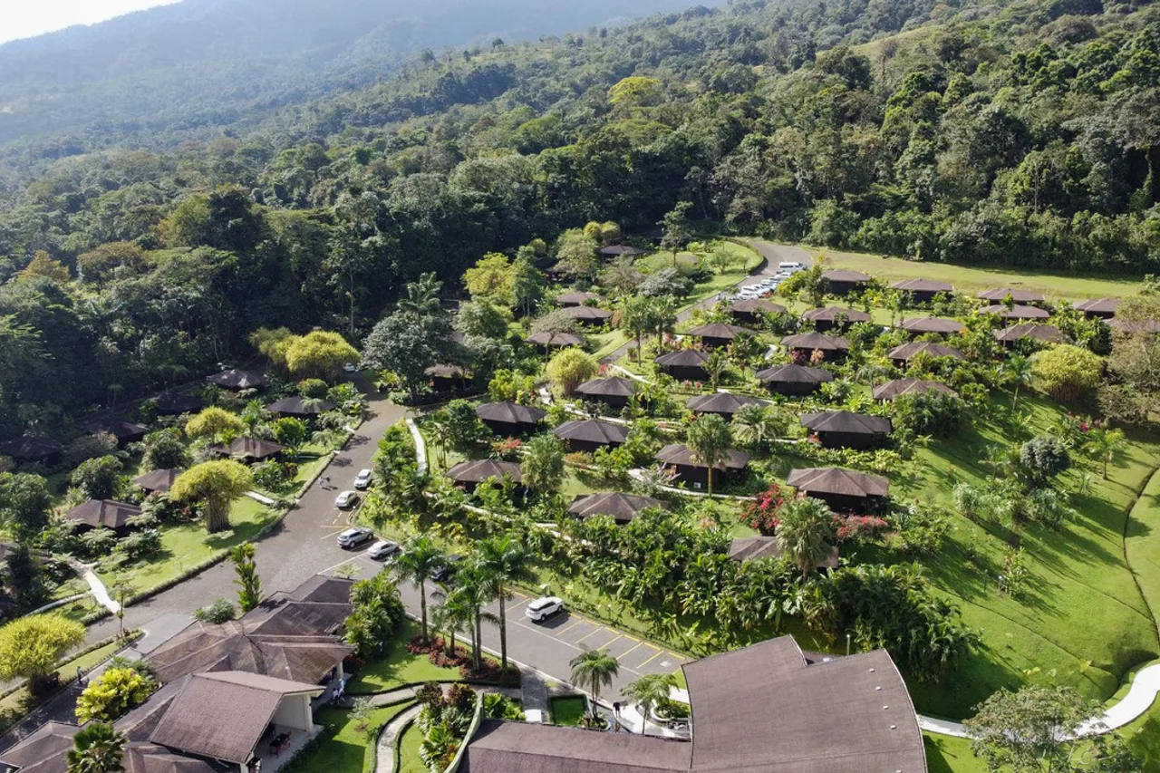 Hotel Lomas del Volcan — ภาพห้องพักและบรรยากาศ