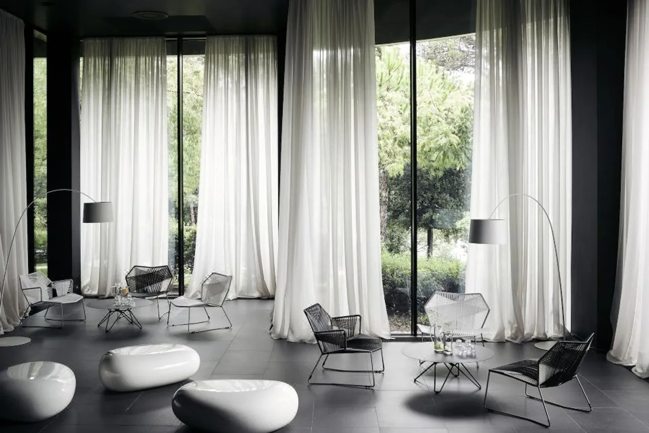 Hotel Lone by Maistra Collection — ภาพห้องพักและบรรยากาศ