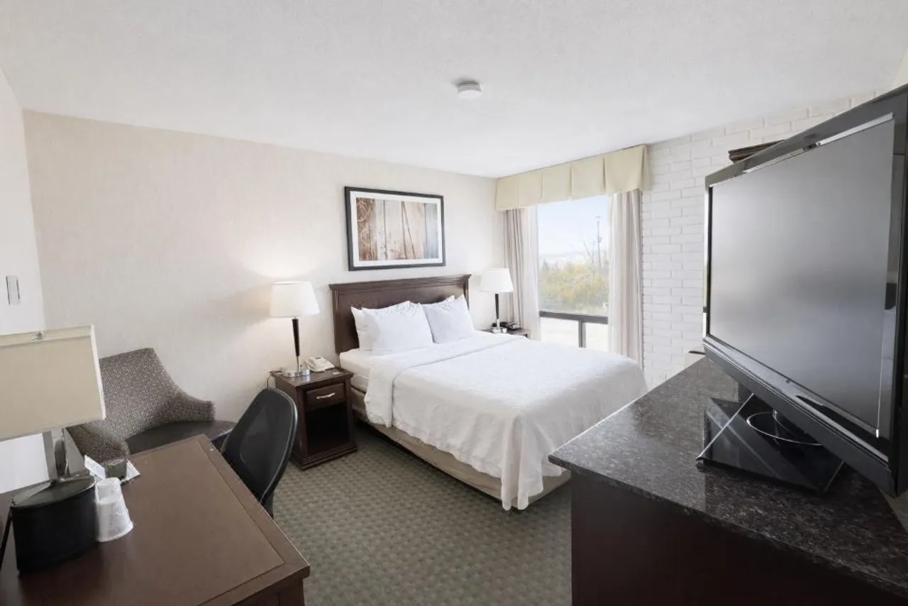 Hotel Lotus Kansas City Stadium — โรงแรมในใกล้ Arrowhead Stadium
