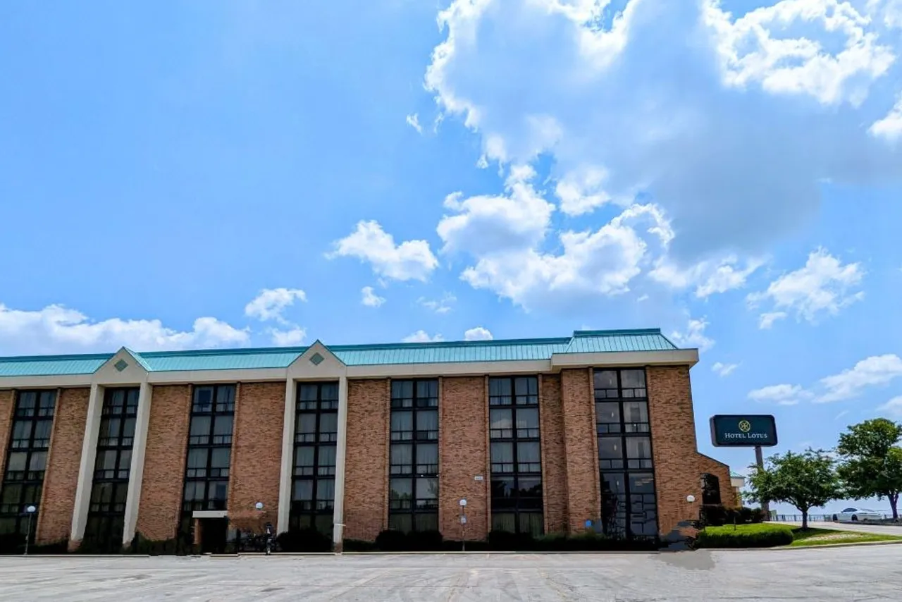Hotel Lotus Kansas City Stadium — ภาพห้องพักและบรรยากาศ