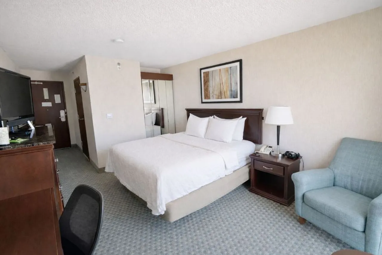 Hotel Lotus Kansas City Stadium — ภาพห้องพักและบรรยากาศ