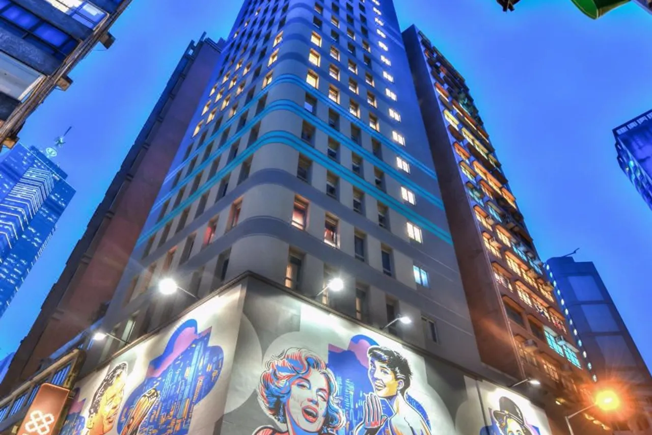 Hotel Madera Hollywood — โรงแรมในเซ็นทรัล
