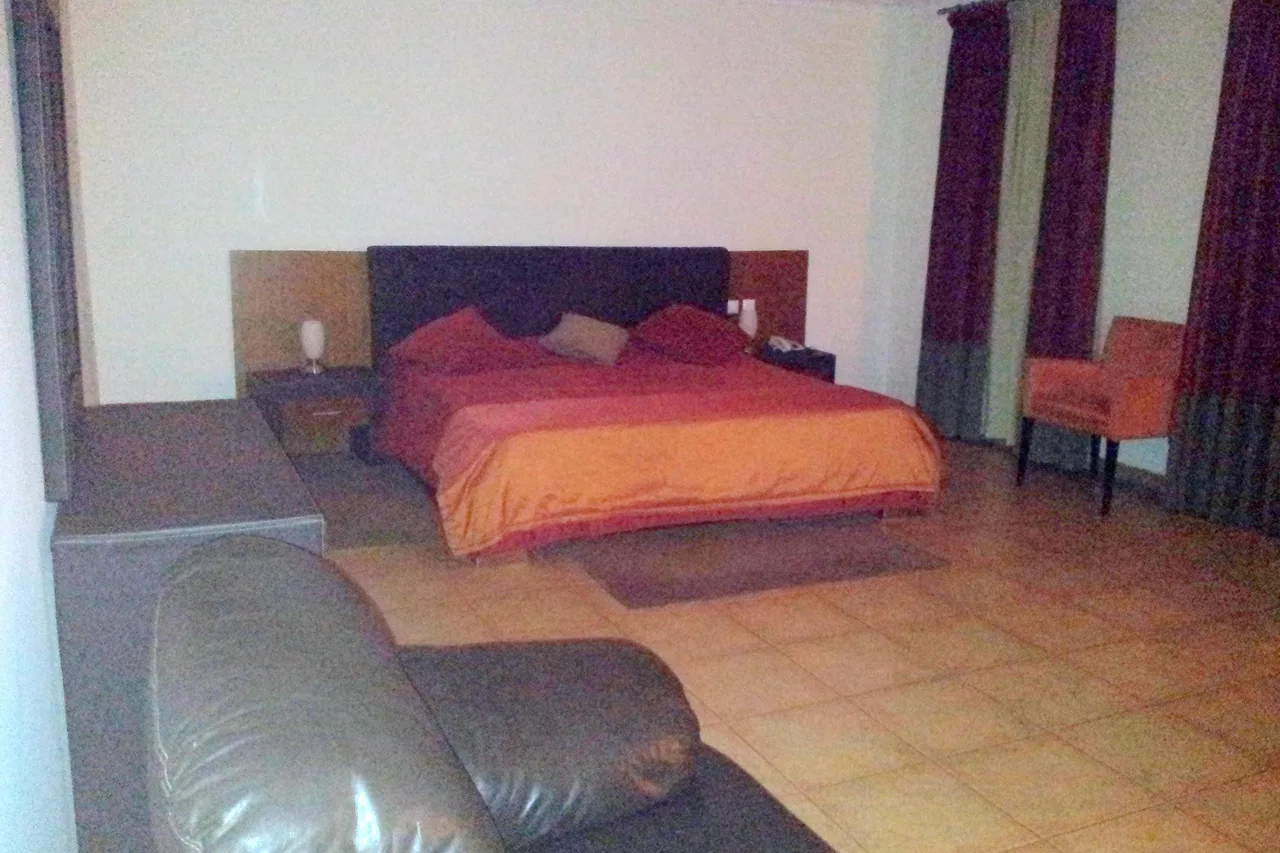 Hotel Malaika — ภาพห้องพักและบรรยากาศ