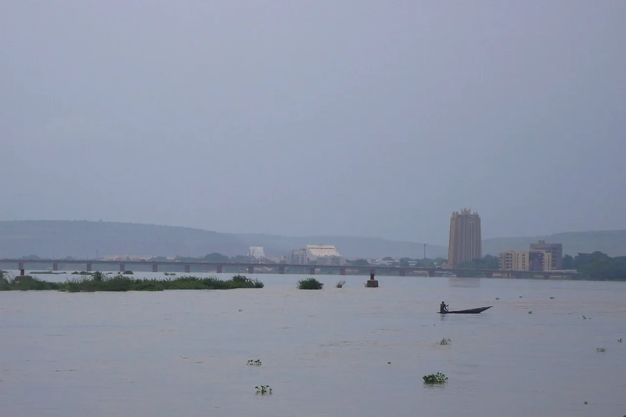 Hotel Mande — ภาพห้องพักและบรรยากาศ