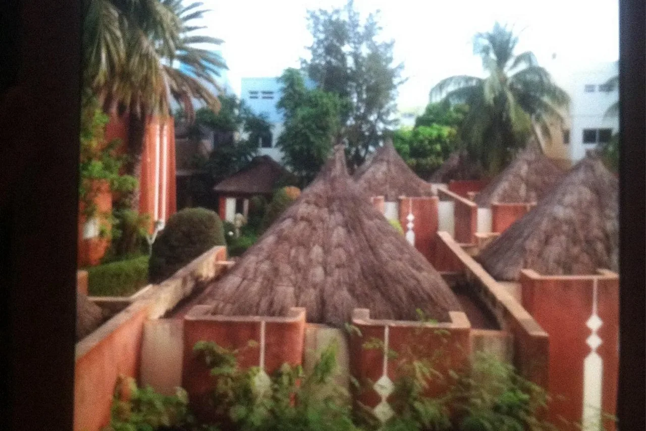 Hotel Mande — ภาพห้องพักและบรรยากาศ
