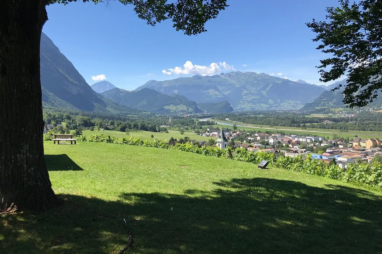 Hotel Restaurant Meierhof Triesen — โรงแรมในวาดูซ