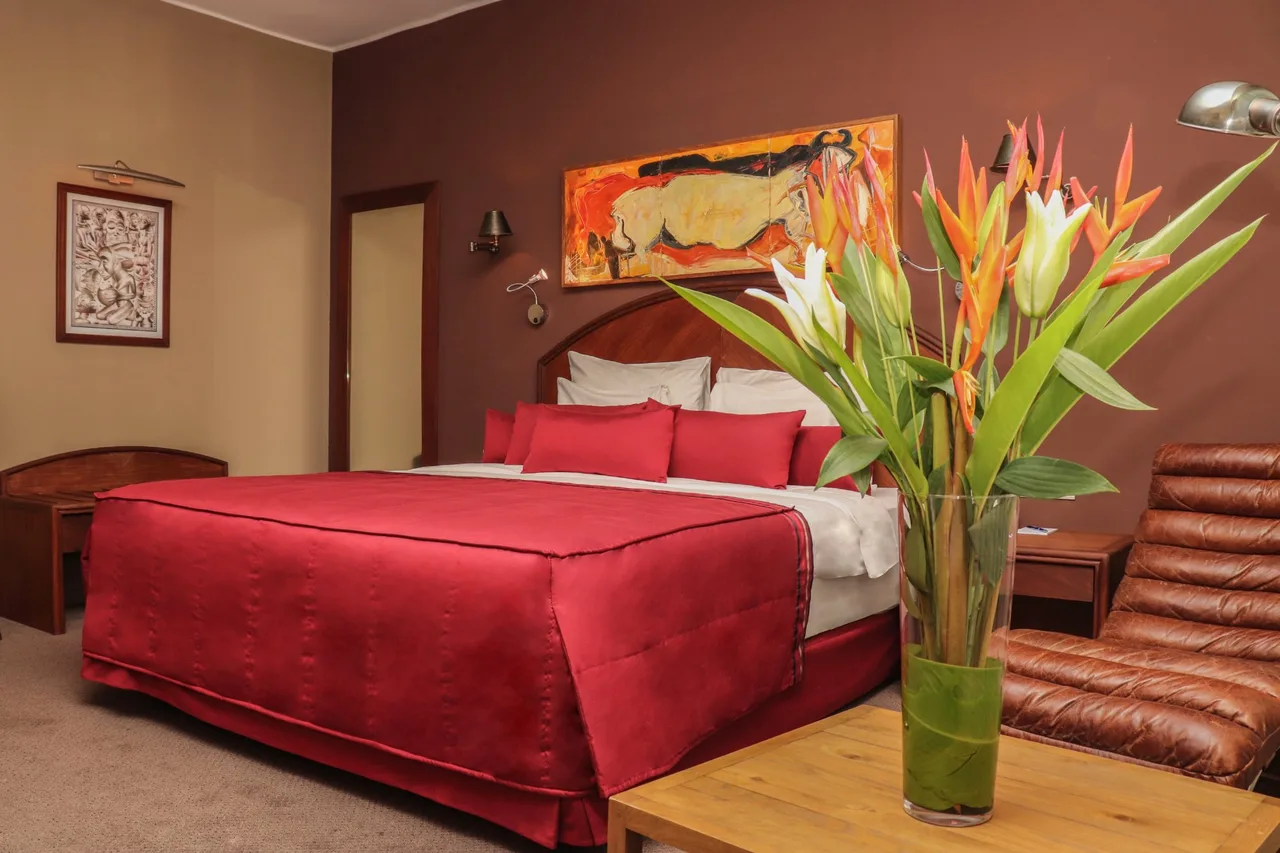 Hotel Memling — ภาพห้องพักและบรรยากาศ