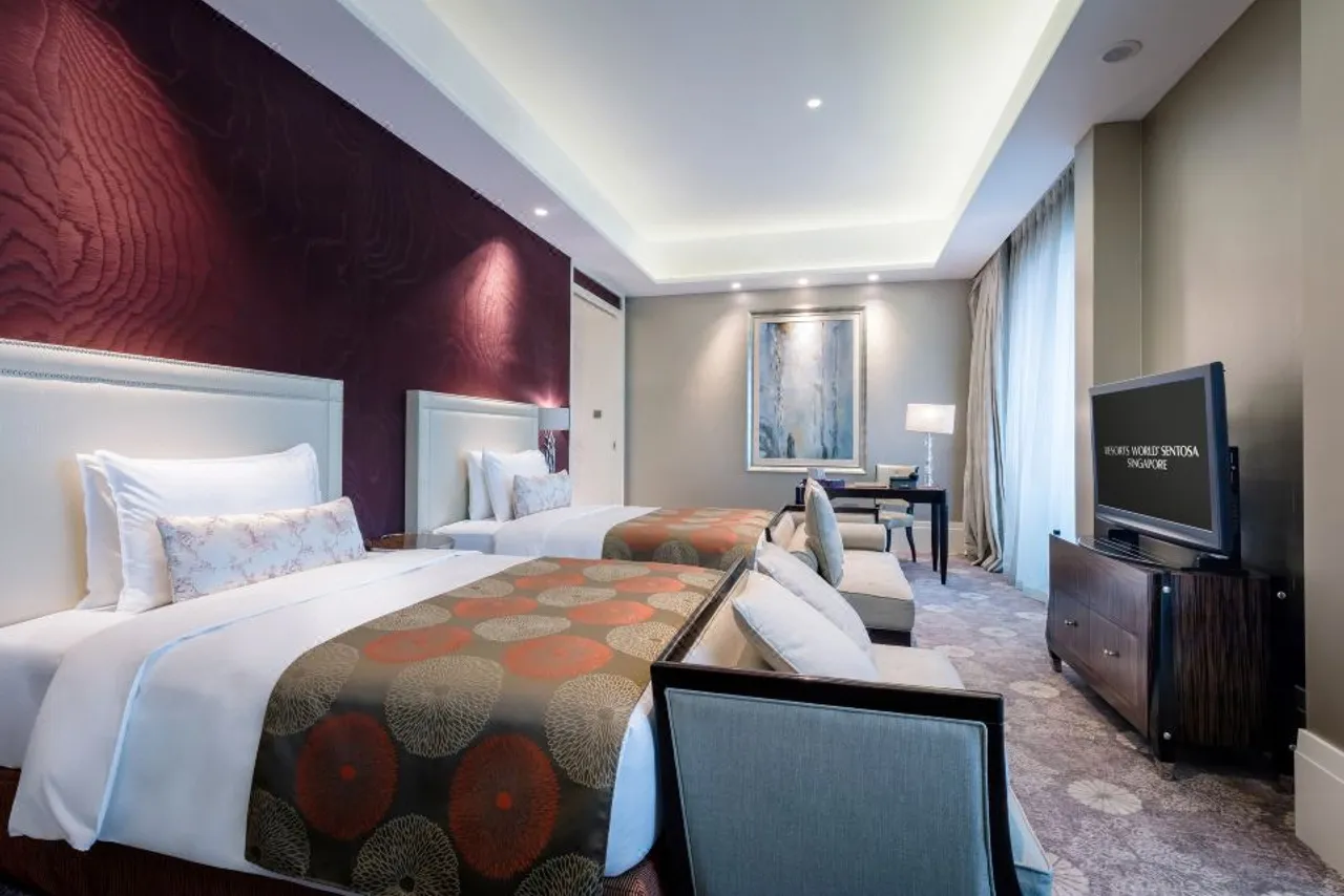 Resorts World Sentosa - Hotel Michael — rooms and atmosphere