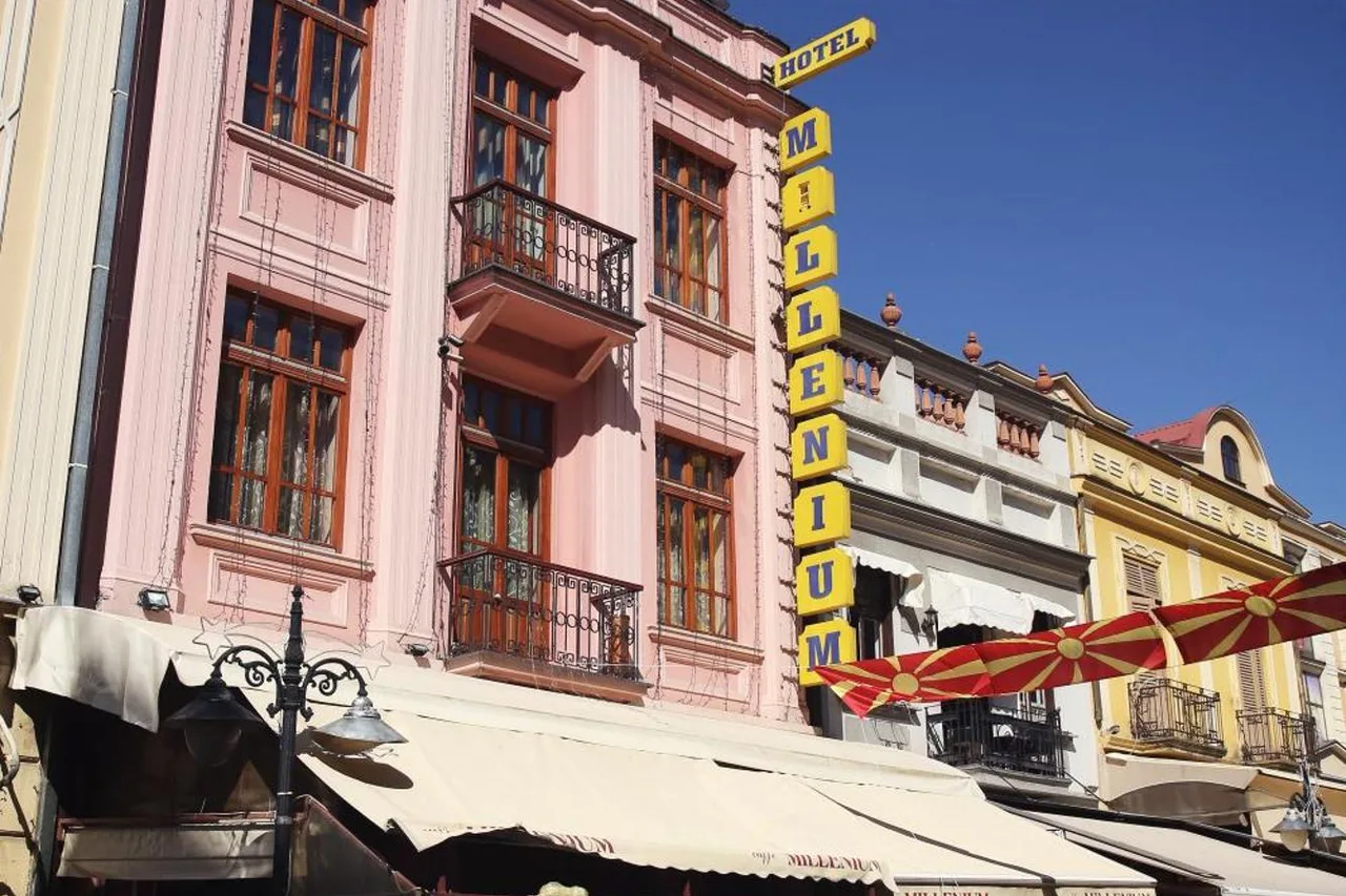 Hotel Millenium Palace — ภาพห้องพักและบรรยากาศ