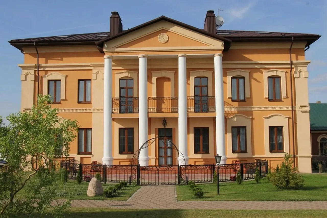 Hotel Mirskiy Posad — ภาพห้องพักและบรรยากาศ