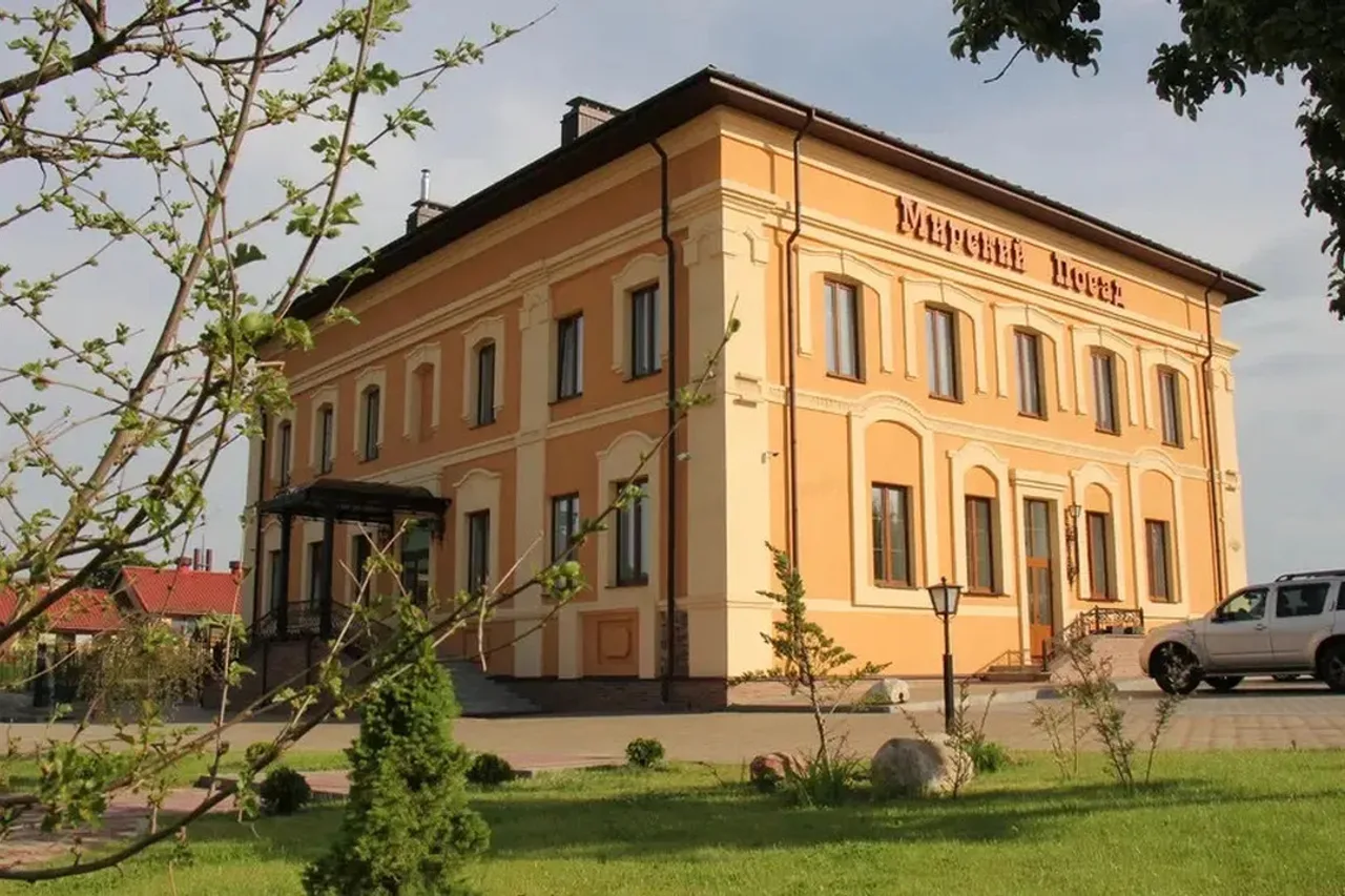 Hotel Mirskiy Posad — ภาพห้องพักและบรรยากาศ