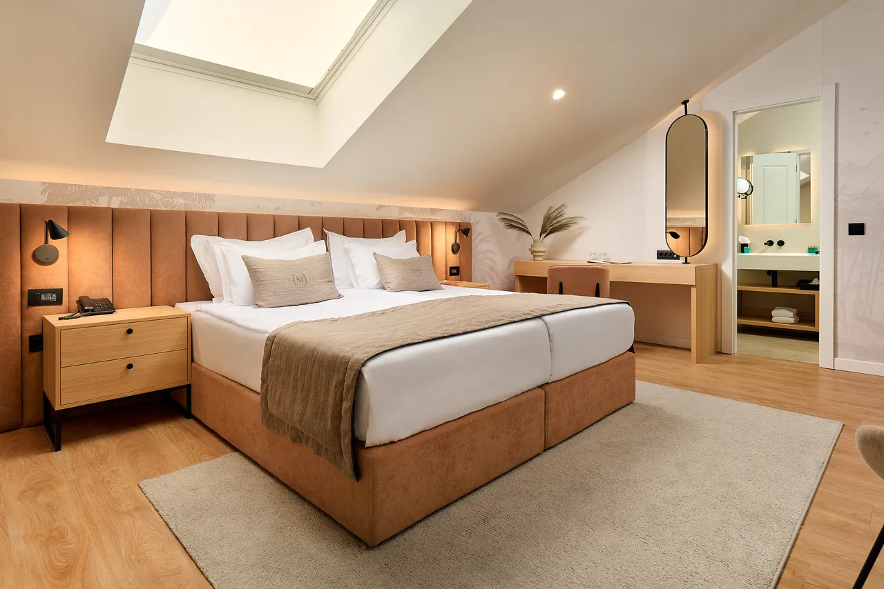 Hotel Moeesy, Blue & Green Oasis — rooms and atmosphere