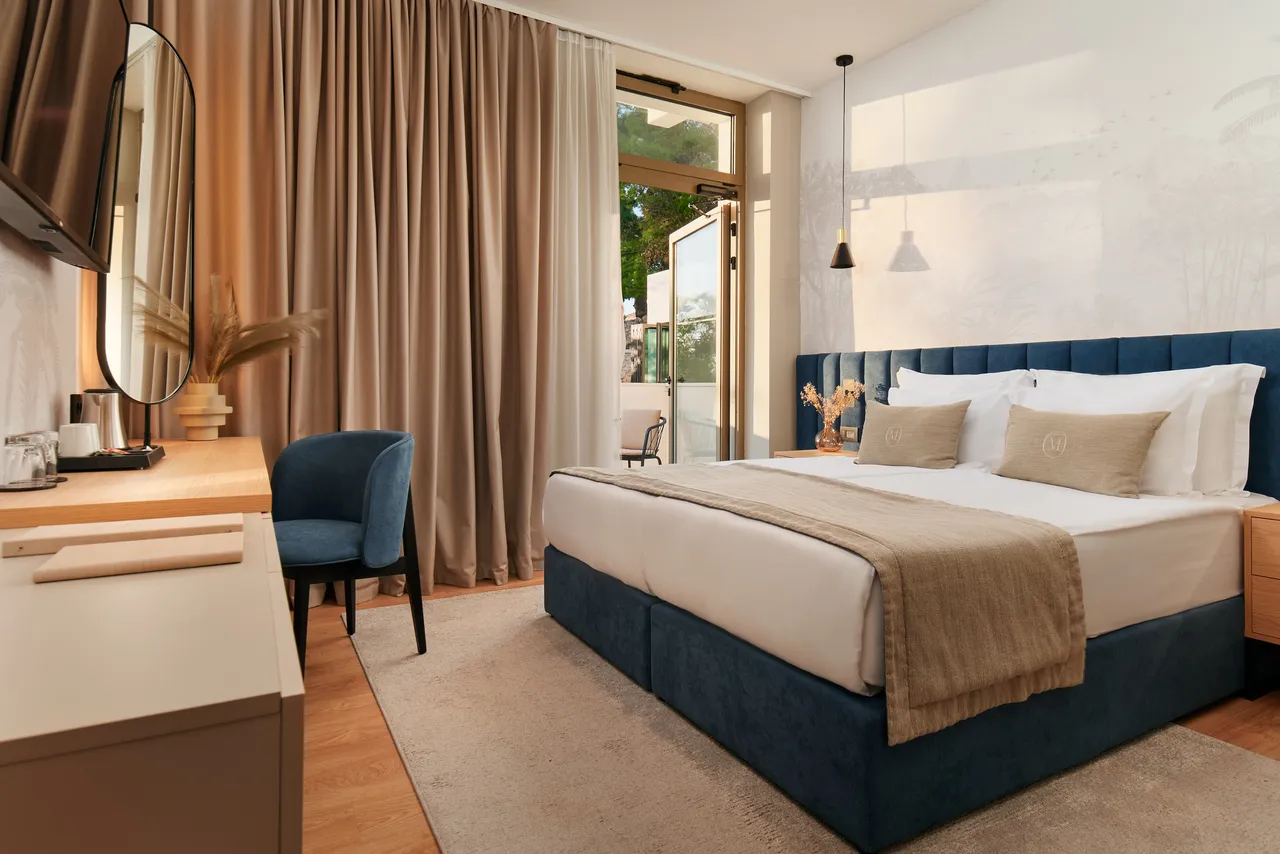 Hotel Moeesy, Blue & Green Oasis — rooms and atmosphere