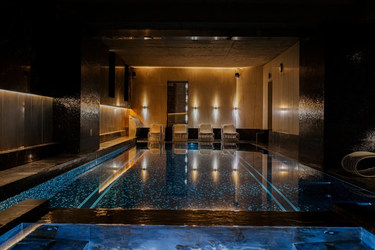 Hotel Monopol Wroclaw — ภาพห้องพักและบรรยากาศ