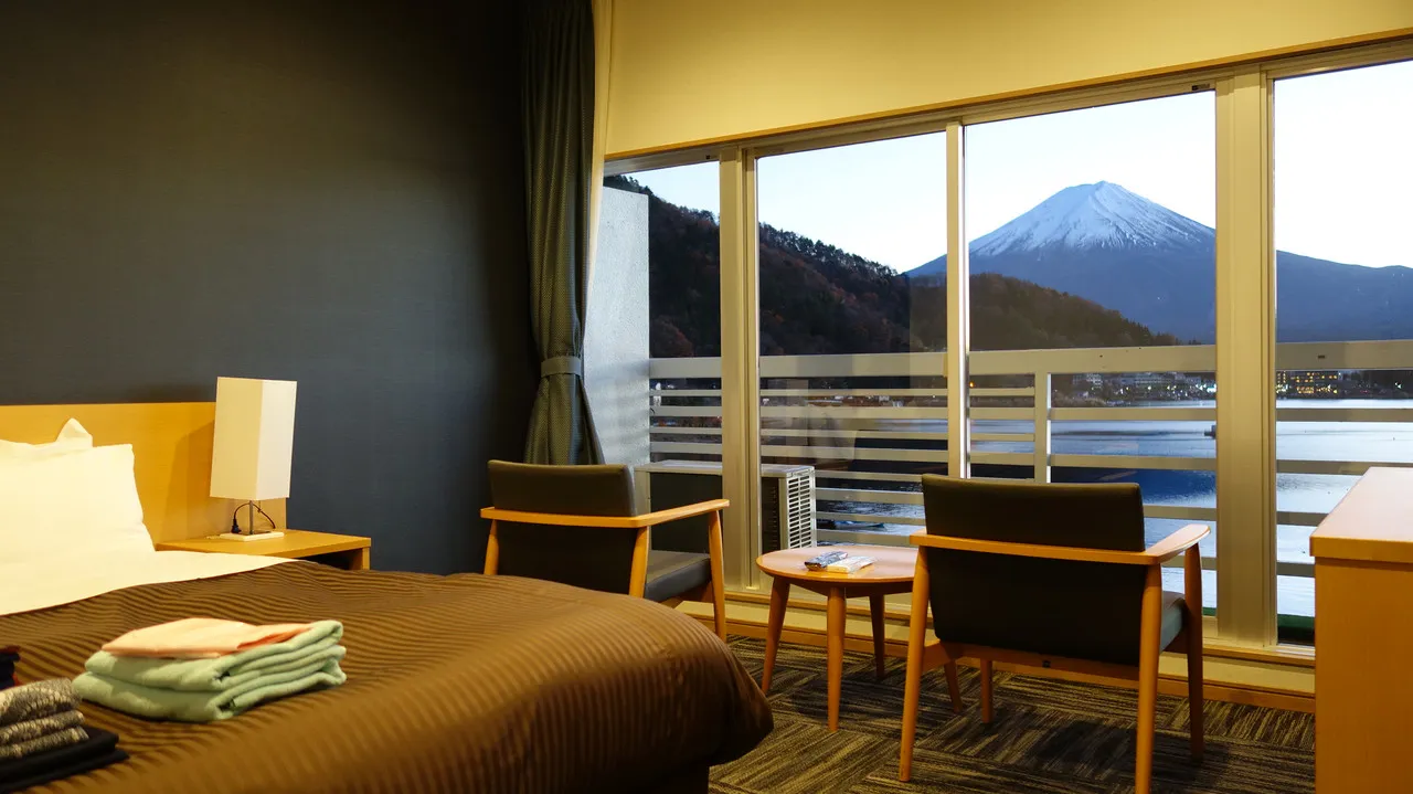 Hotel New Century — rooms and atmosphere