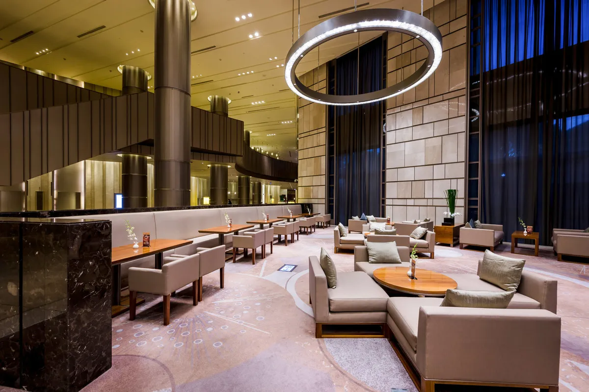 Hotel Nikko Saigon — rooms and atmosphere