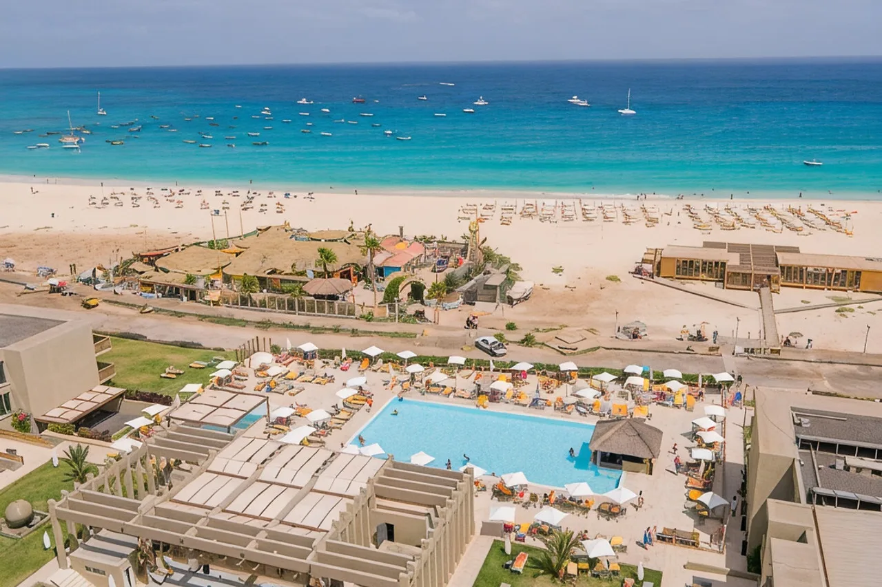 Hotel Oasis Salinas Sea