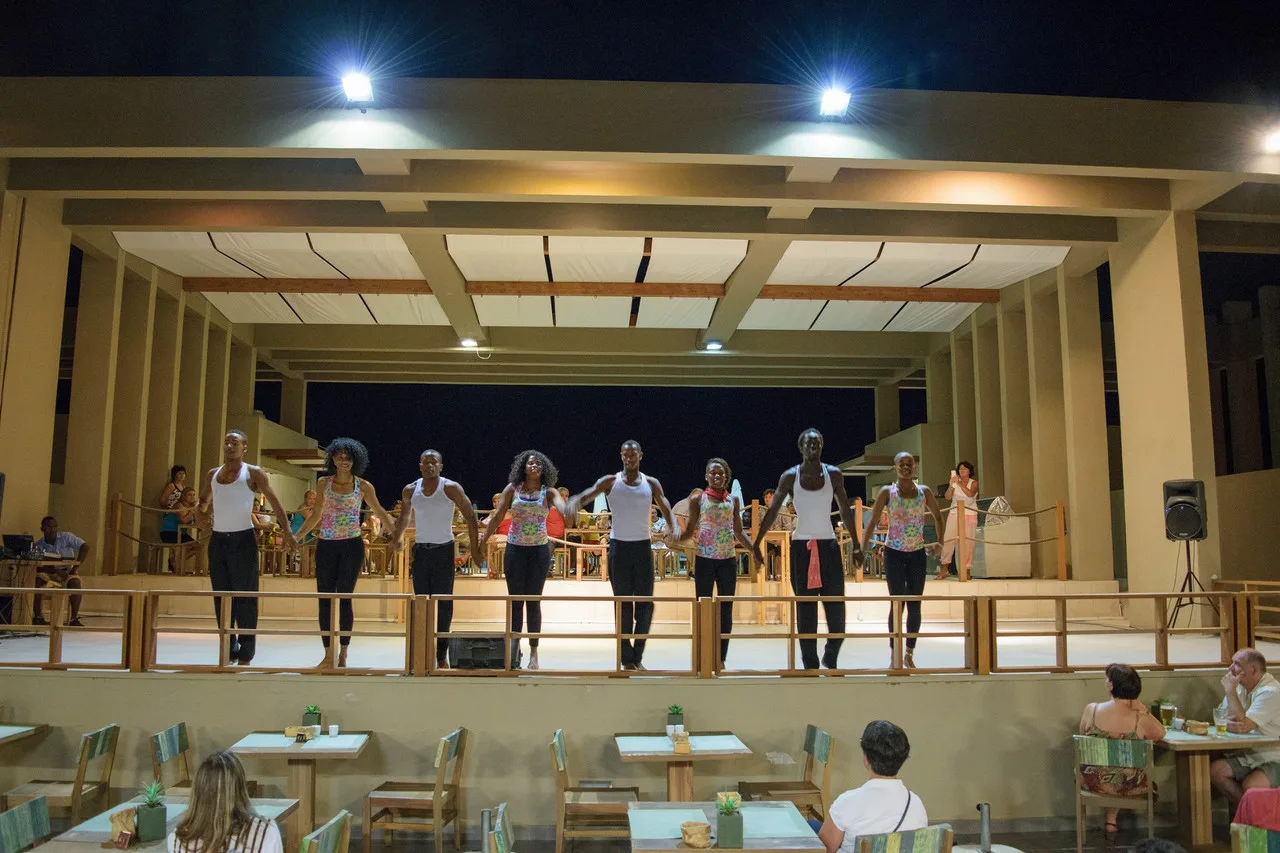 Hotel Oasis Salinas Sea — ภาพห้องพักและบรรยากาศ