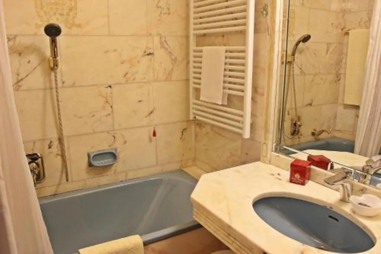 Hotel Palais Porcia — ภาพห้องพักและบรรยากาศ
