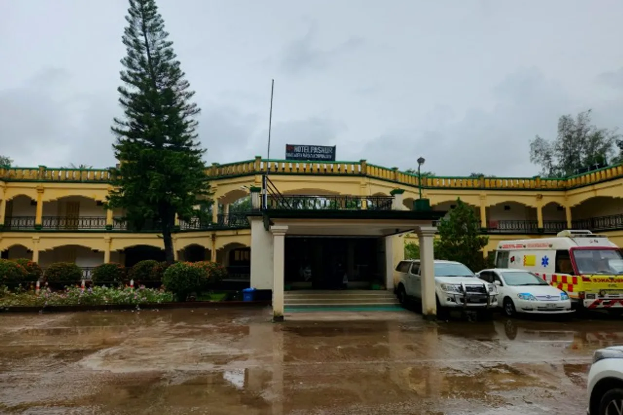 Hotel Pashur — ภาพห้องพักและบรรยากาศ