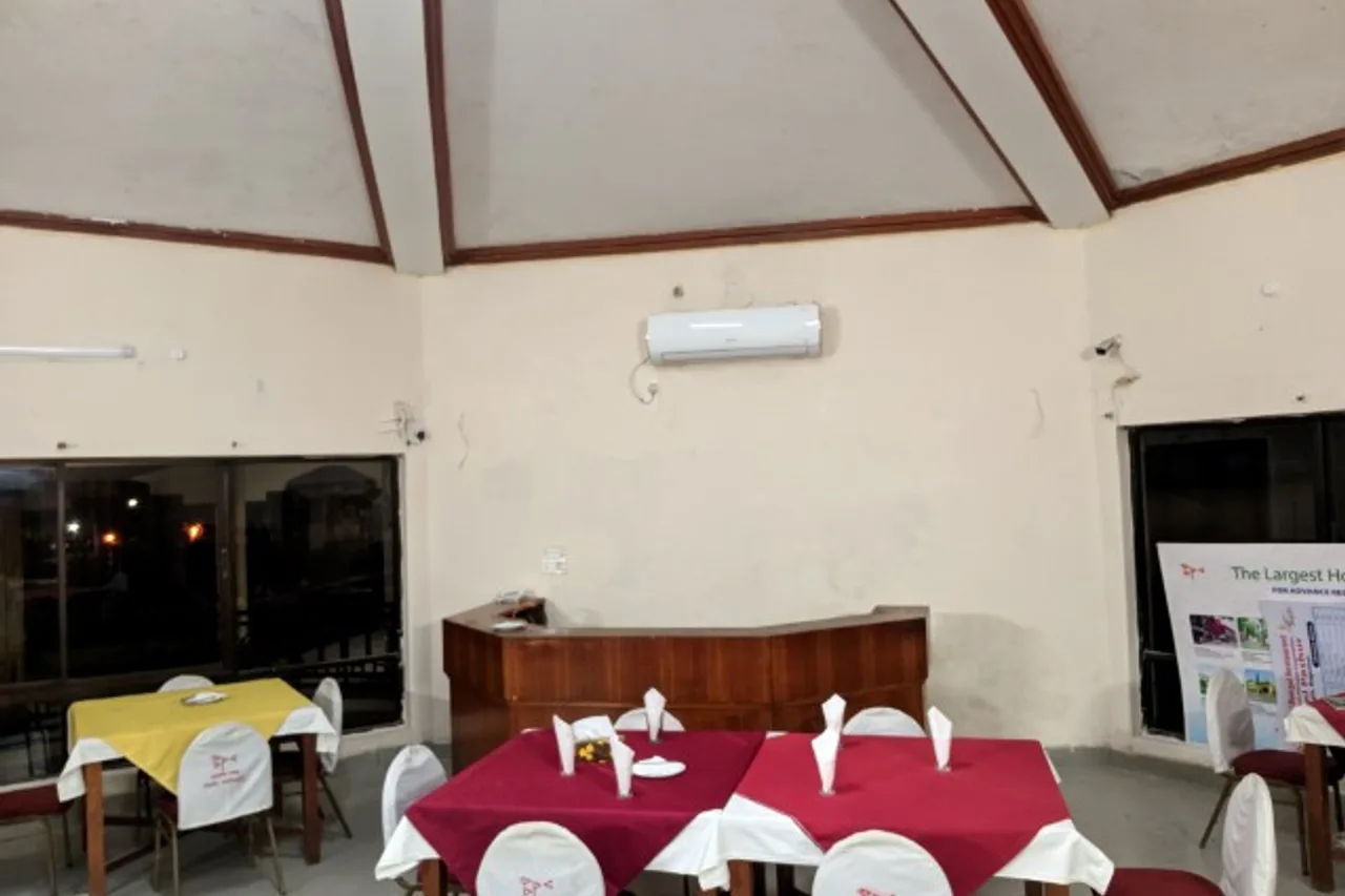 Hotel Pashur — ภาพห้องพักและบรรยากาศ