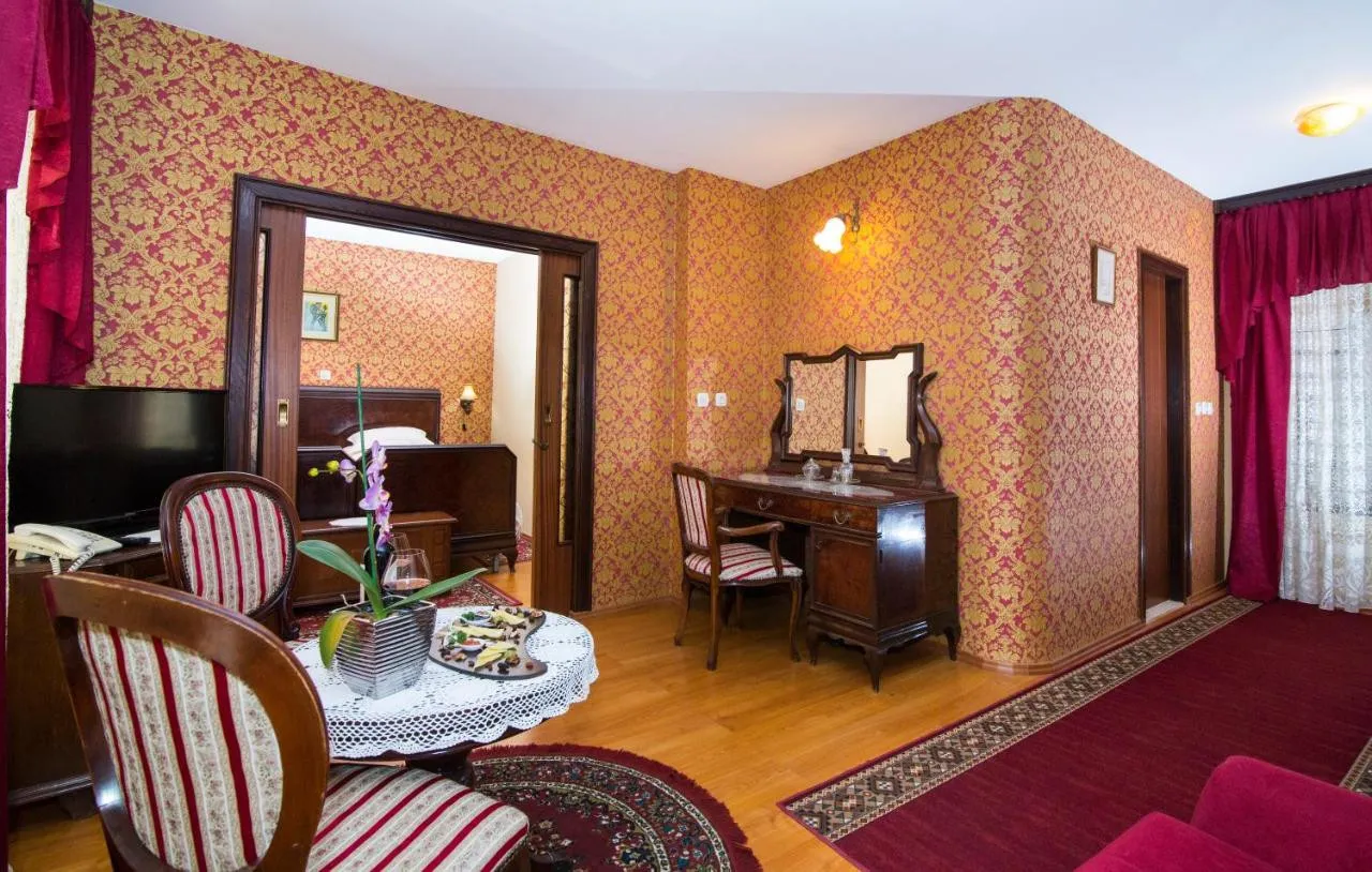 Hotel Pasike — rooms and atmosphere