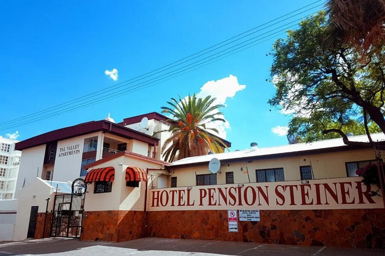 Hotel Pension Steiner — โรงแรมในวินด์ฮุก
