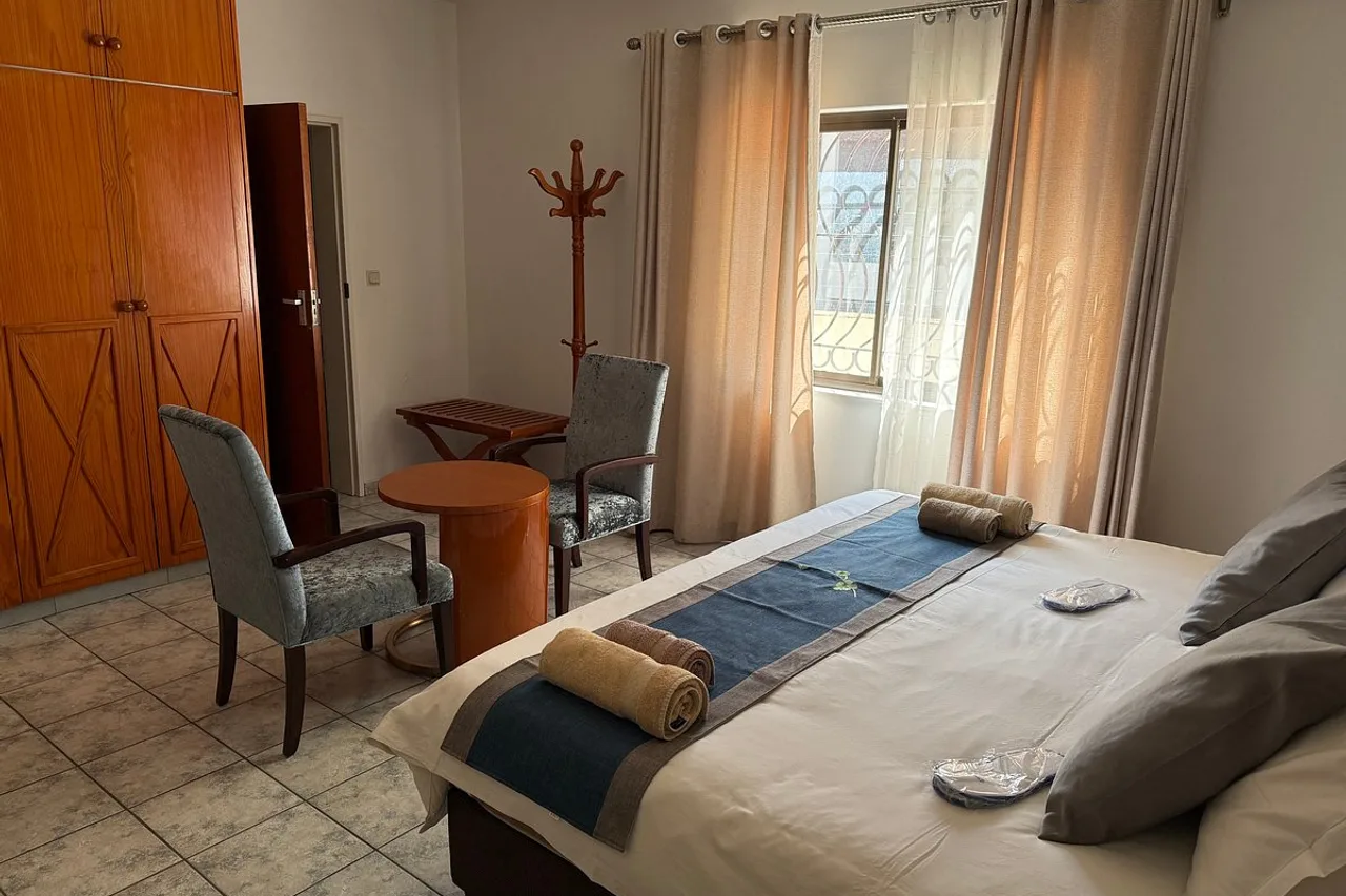 Hotel Pension Steiner — ภาพห้องพักและบรรยากาศ