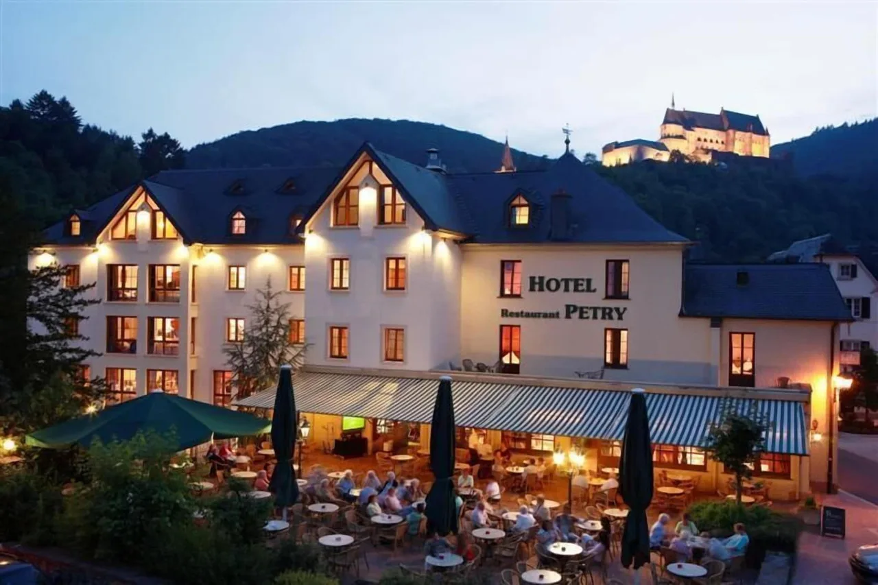 Hotel Petry — ภาพห้องพักและบรรยากาศ