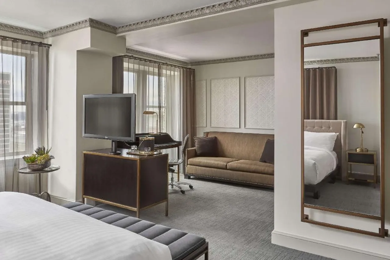 Hotel Phillips Kansas City, Curio Collection by Hilton — โรงแรมในแคนซัสซิตี