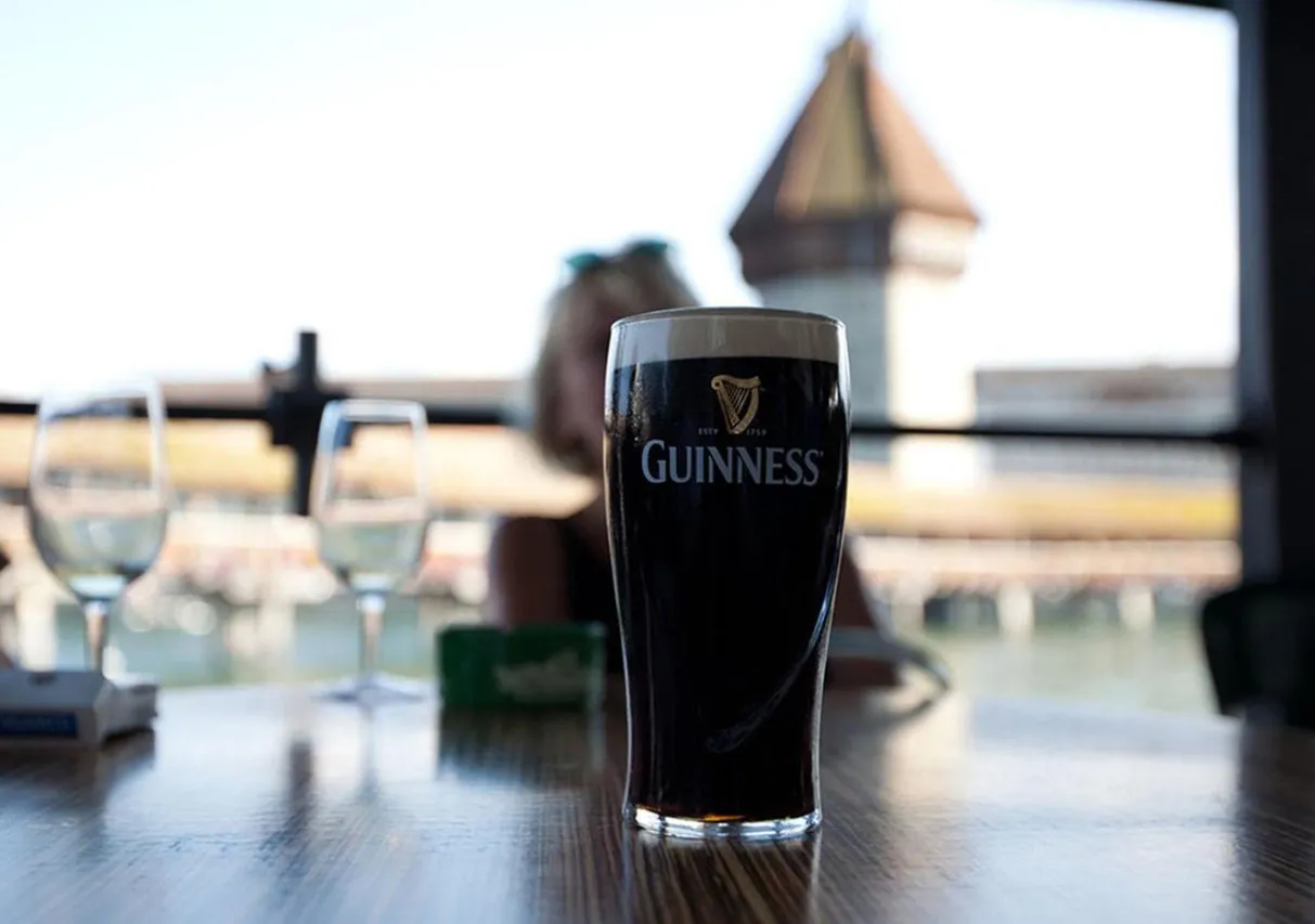 Hotel Pickwick and Pub — rooms and atmosphere